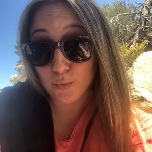 Meet your Posher, Val